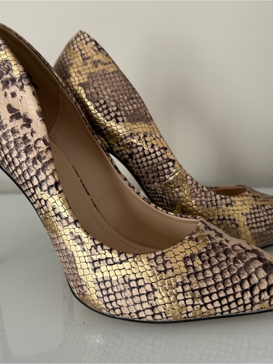 Rouge Helium Shoes - Rouge Helium Gold snakes woman stiletto pumps size 9